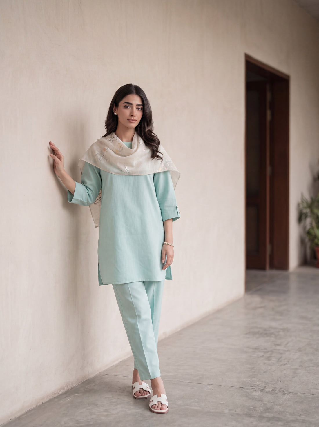 2-piece linen set: relaxed kurta with tapered pants