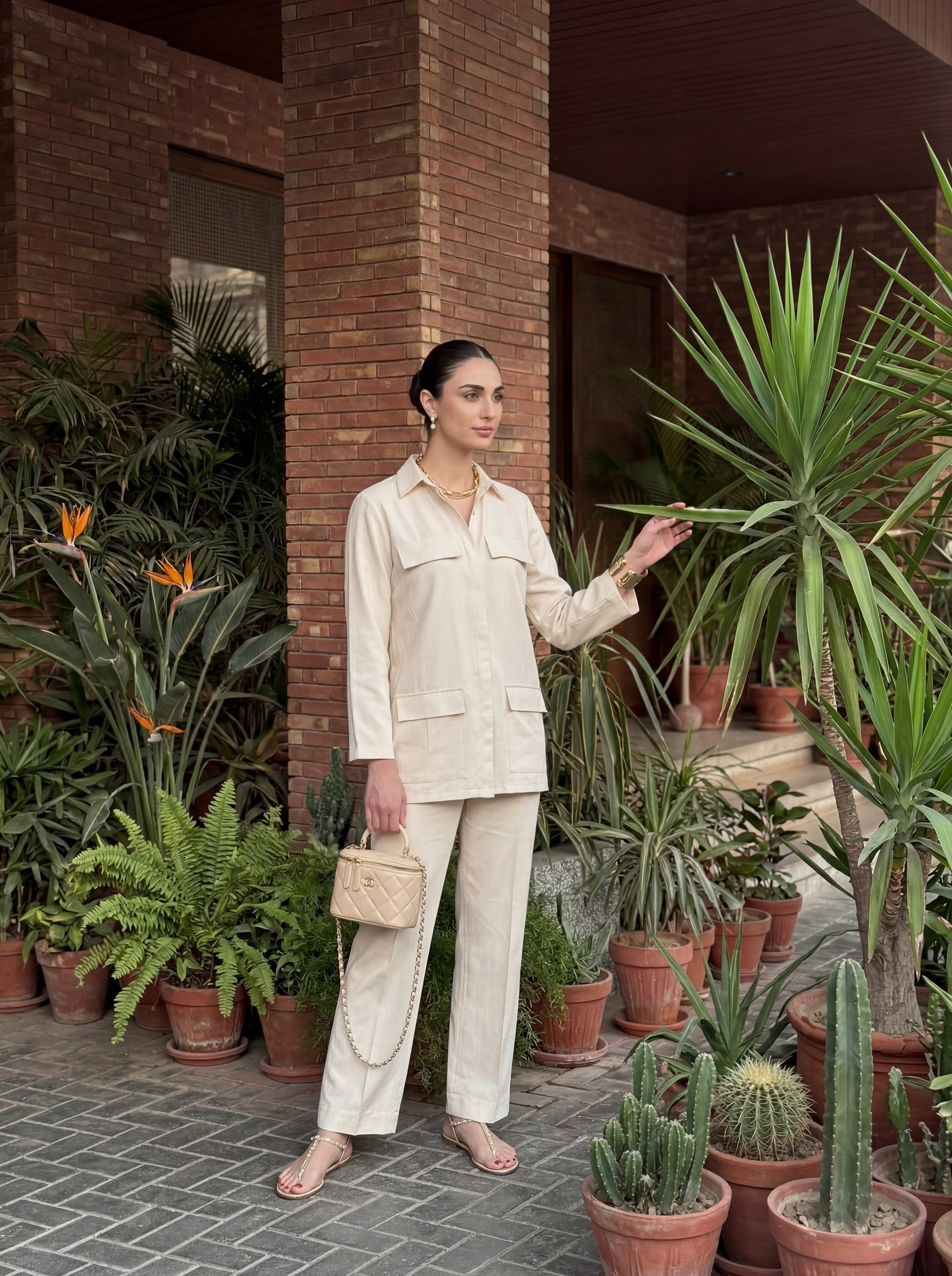 2-piece set: relaxed shirt with straight pants