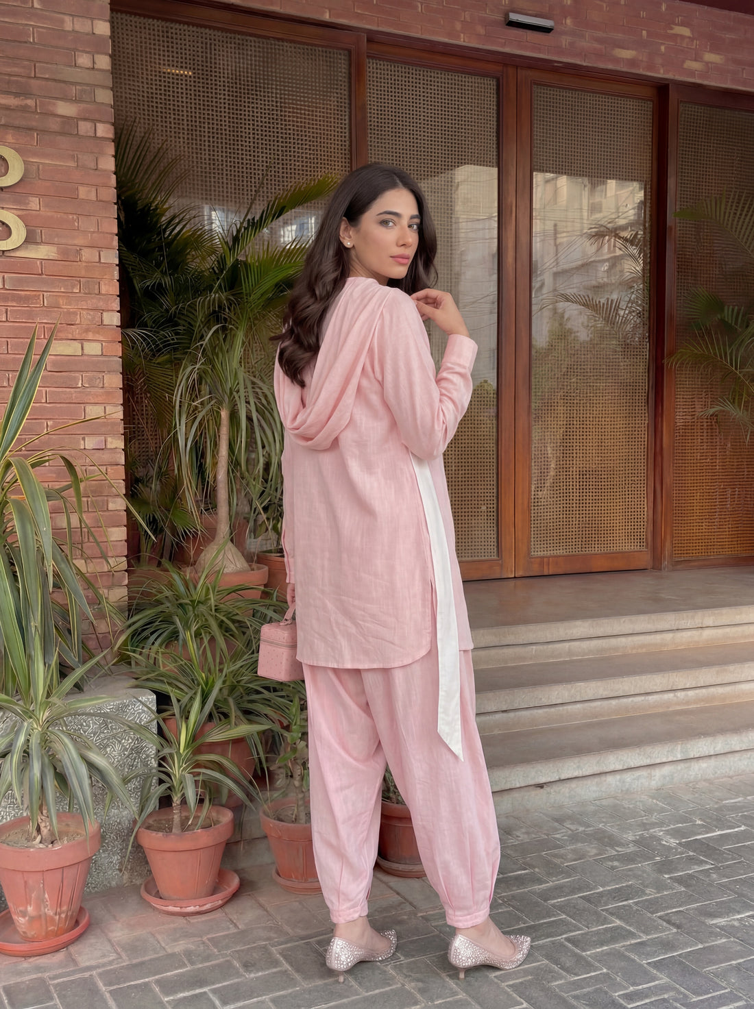 2-piece set: relaxed shirt with tapered pants