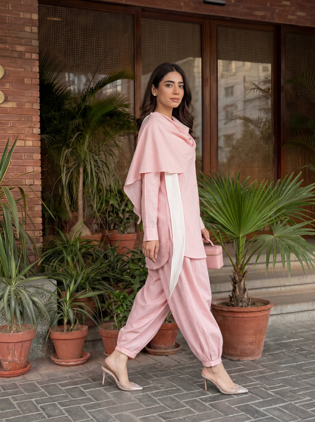 2-piece set: relaxed shirt with tapered pants