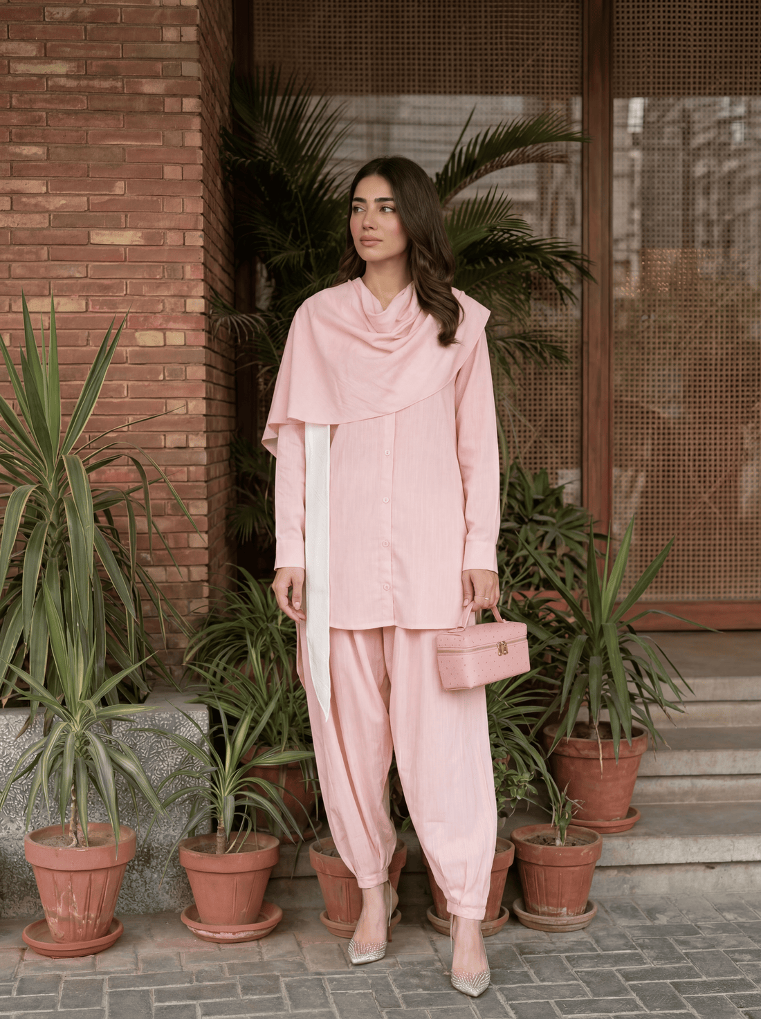 2-piece set: relaxed shirt with tapered pants