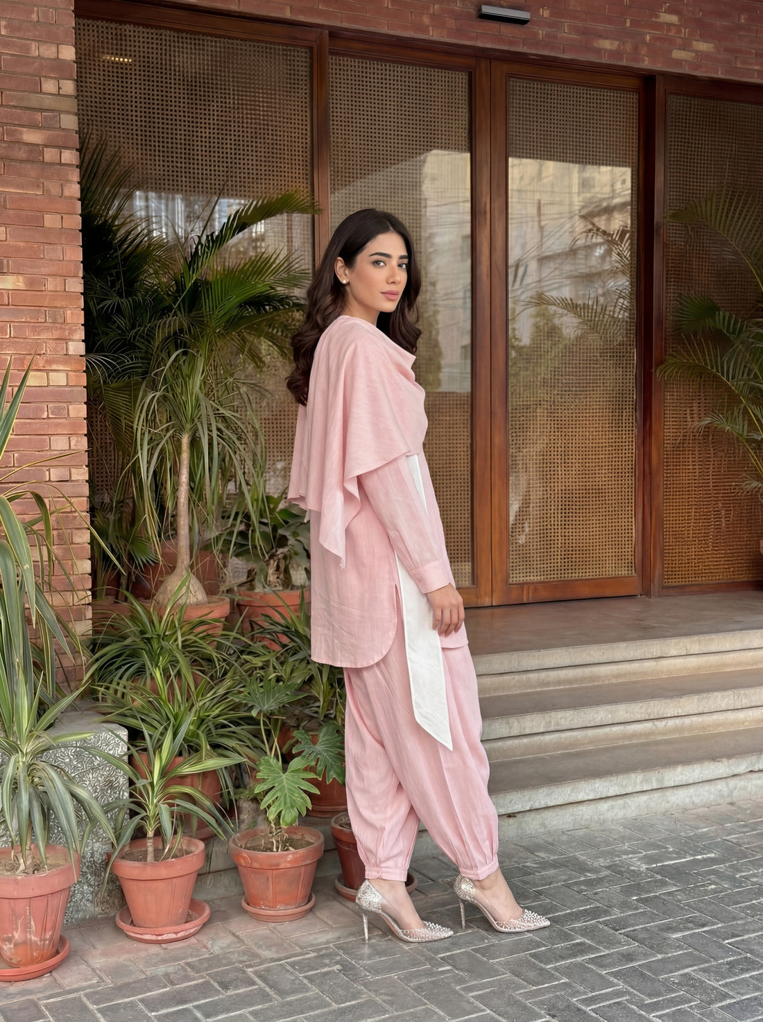2-piece set: relaxed shirt with tapered pants