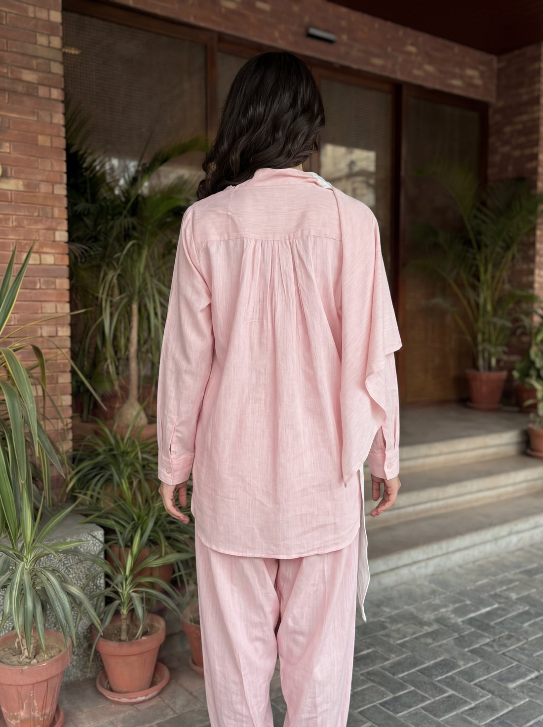 2-piece set: relaxed shirt with tapered pants