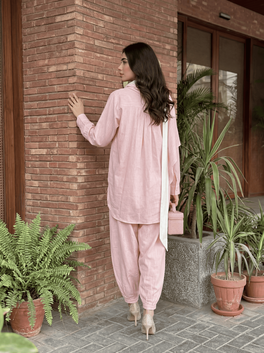2-piece set: relaxed shirt with tapered pants