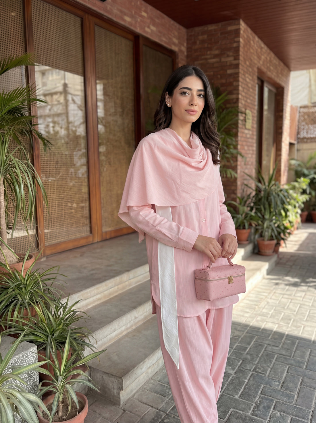 2-piece set: relaxed shirt with tapered pants