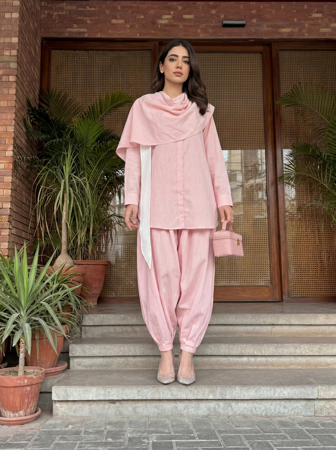 2-piece set: relaxed shirt with tapered pants