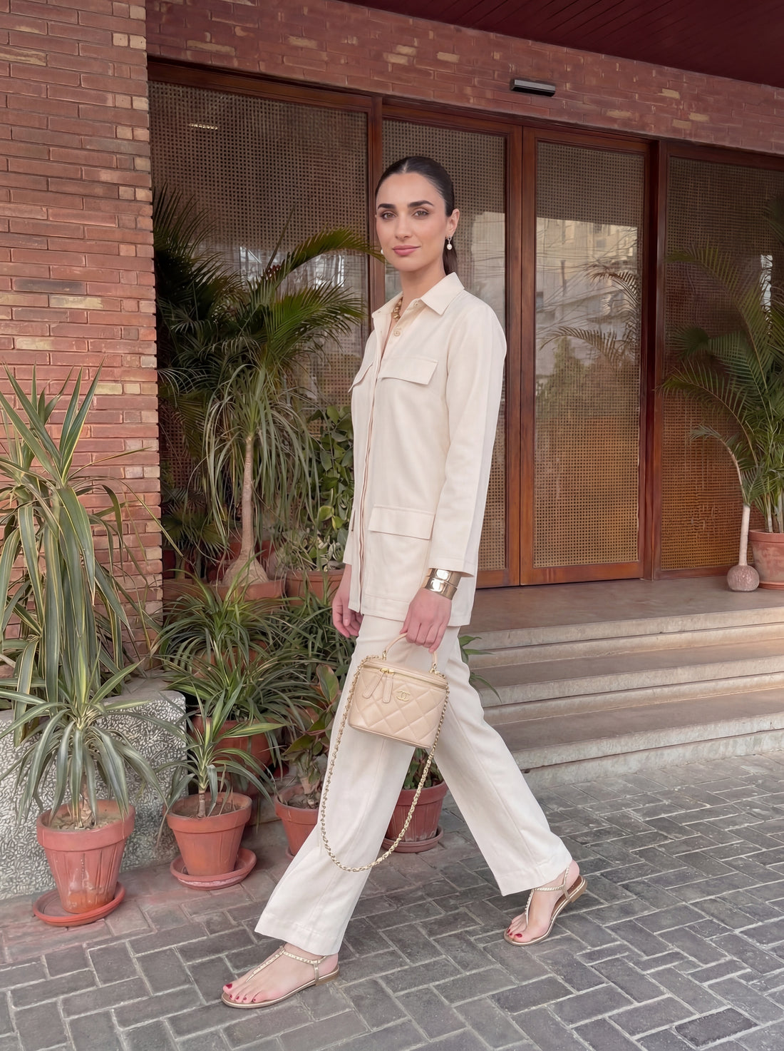 2-piece set: relaxed shirt with straight pants