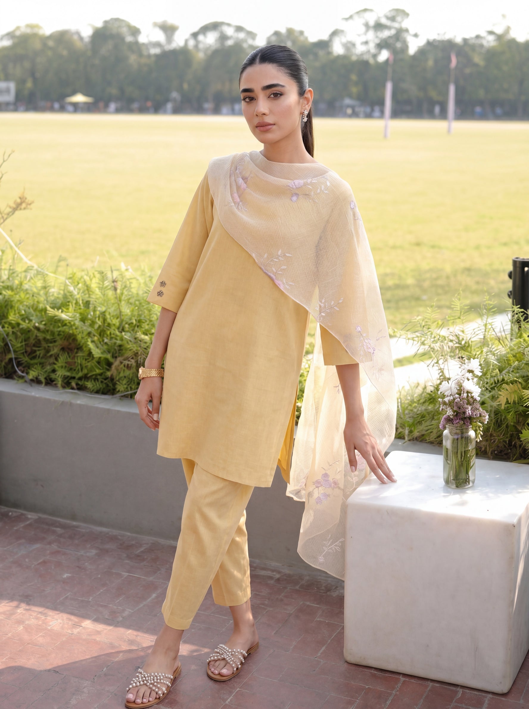 2-piece linen set: relaxed kurta with tapered pants