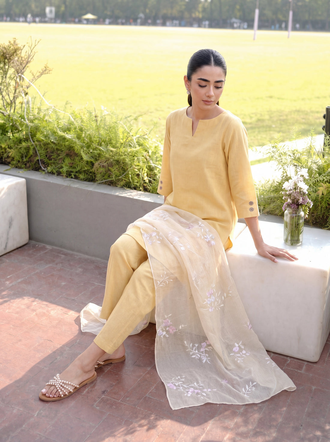 2-piece linen set: relaxed kurta with tapered pants